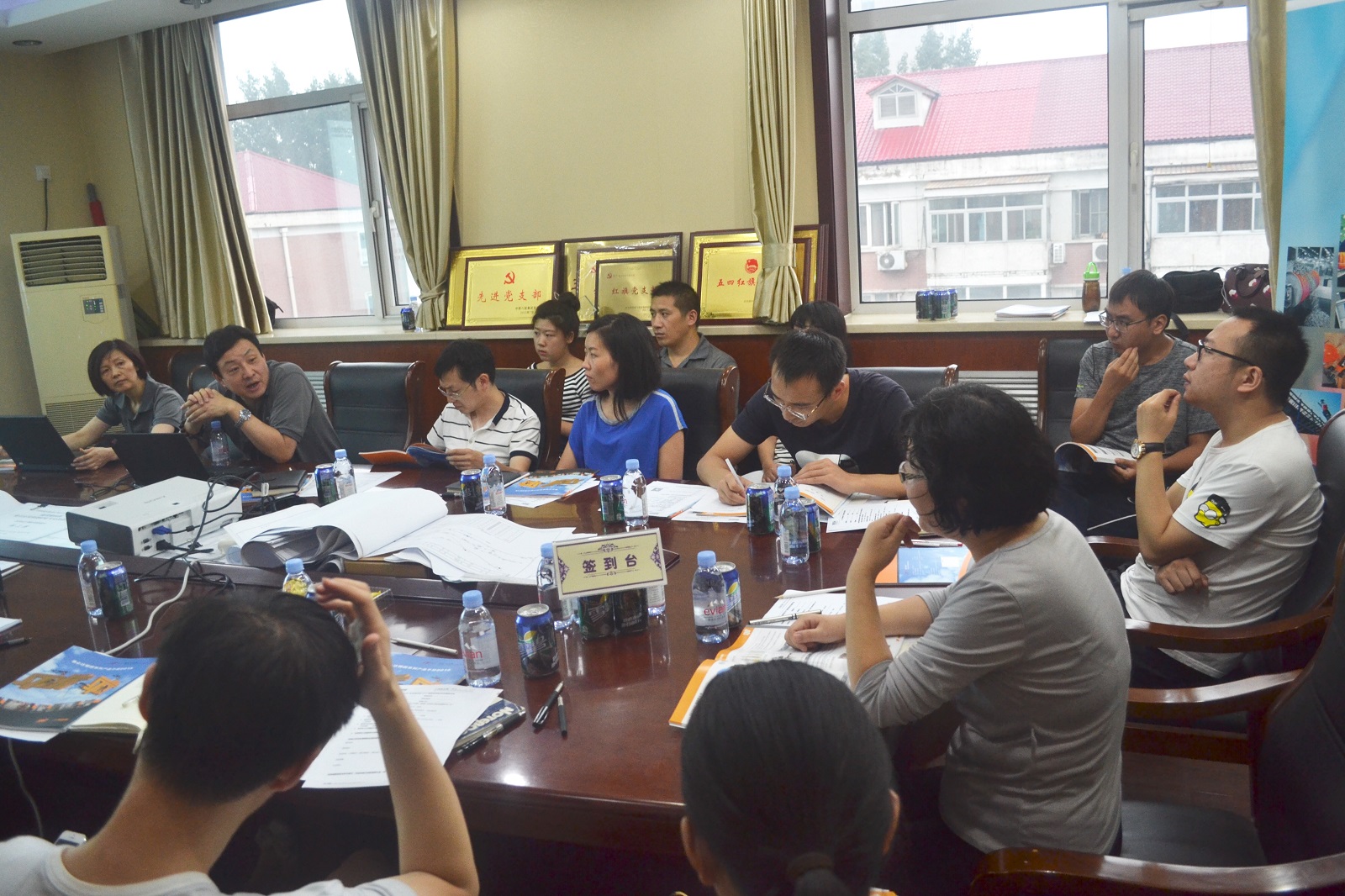 “領先的公建及體育項目地面系統綜合解決方案”